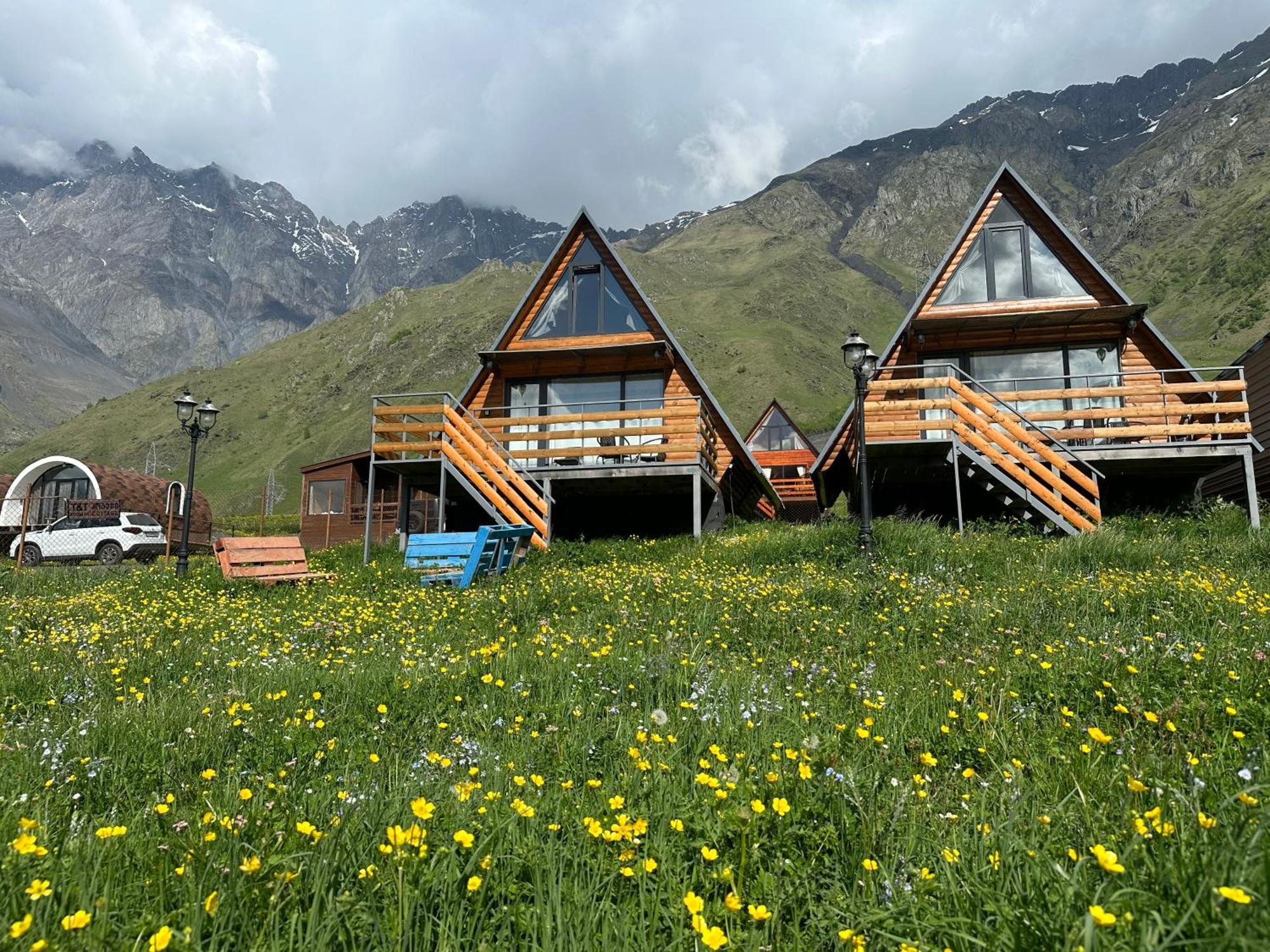 T&T Cottage Kazbegi Exterior photo